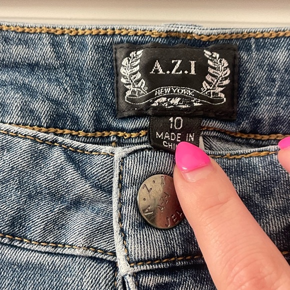 Stylish Blue Flare Jeans - Picture 4 of 6